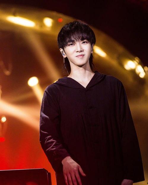 李明德王锵圈内人士爆料,揭秘娱乐圈不为人知的幕后故事 第3张 李明德王锵圈内人士爆料,揭秘娱乐圈不为人知的幕后故事 第3张